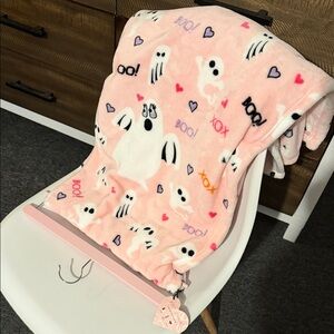 Betsey Johnson Pink Heart & XOX Plush Throw